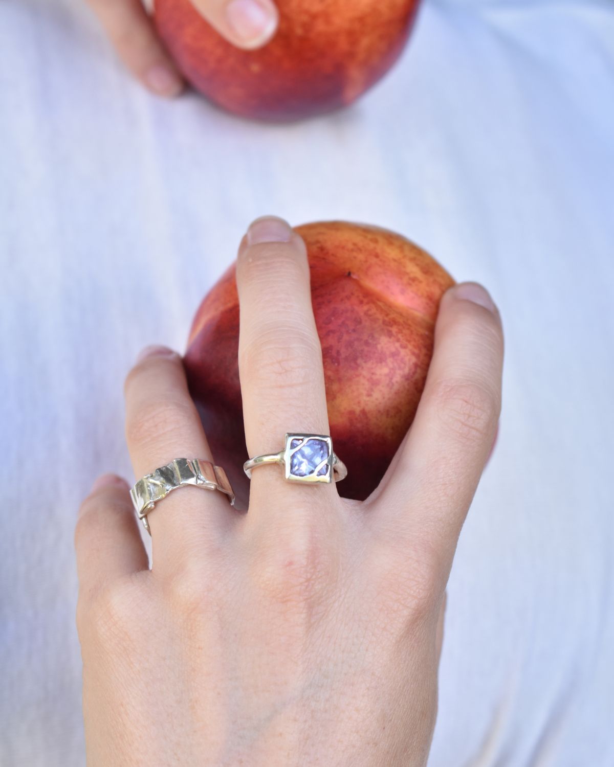 Anillo piedra lila_la vanidosa